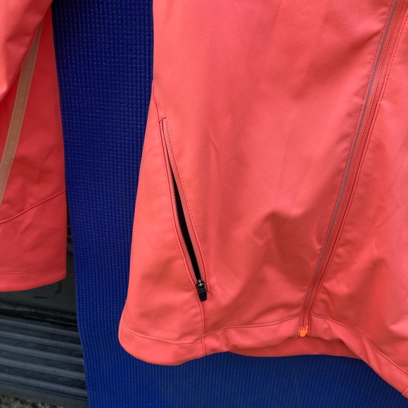 ASICS Coldgear jacket - Picture 10 of 11